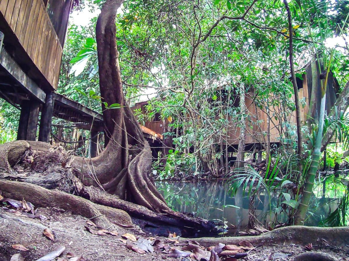 Hotel Kangaroo Y Restaurante Río Dulce Exterior foto