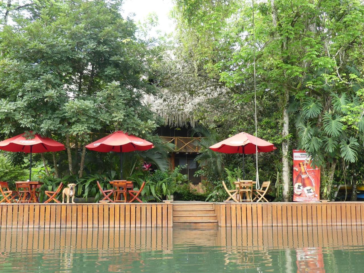 Hotel Kangaroo Y Restaurante Río Dulce Exterior foto