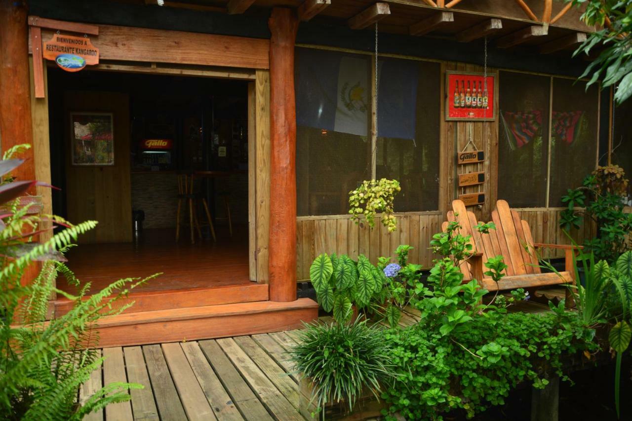 Hotel Kangaroo Y Restaurante Río Dulce Exterior foto