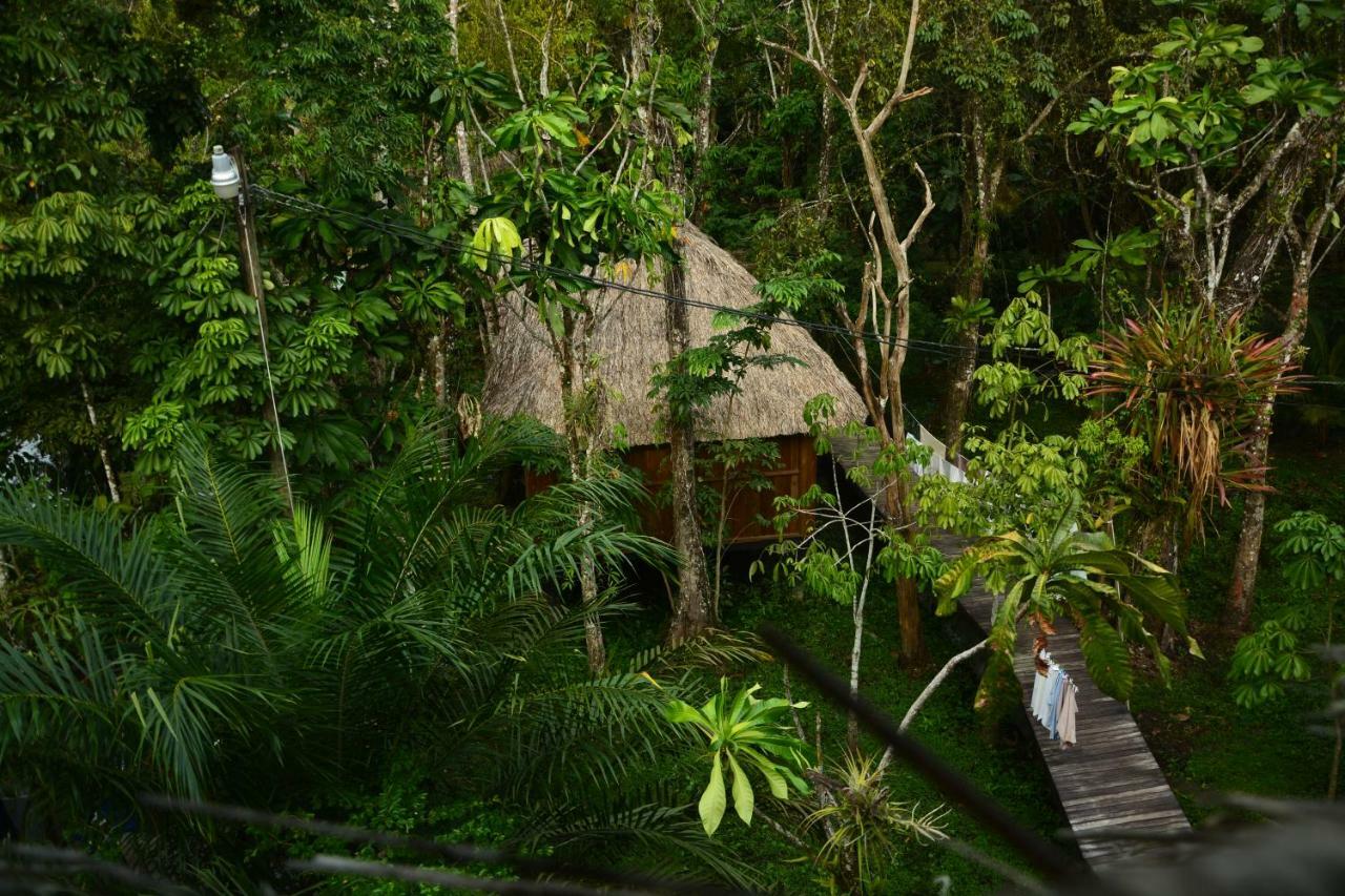 Hotel Kangaroo Y Restaurante Río Dulce Exterior foto